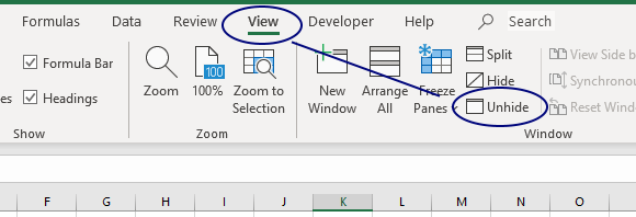 Via menyer "View" -> "Unhide" kan du visa din Personal macro workbook.